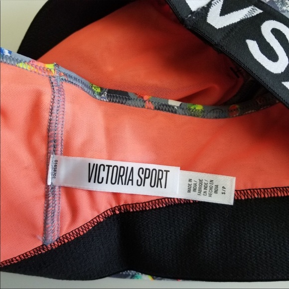 Victoria secret sports bra size small - Picture 3 of 3